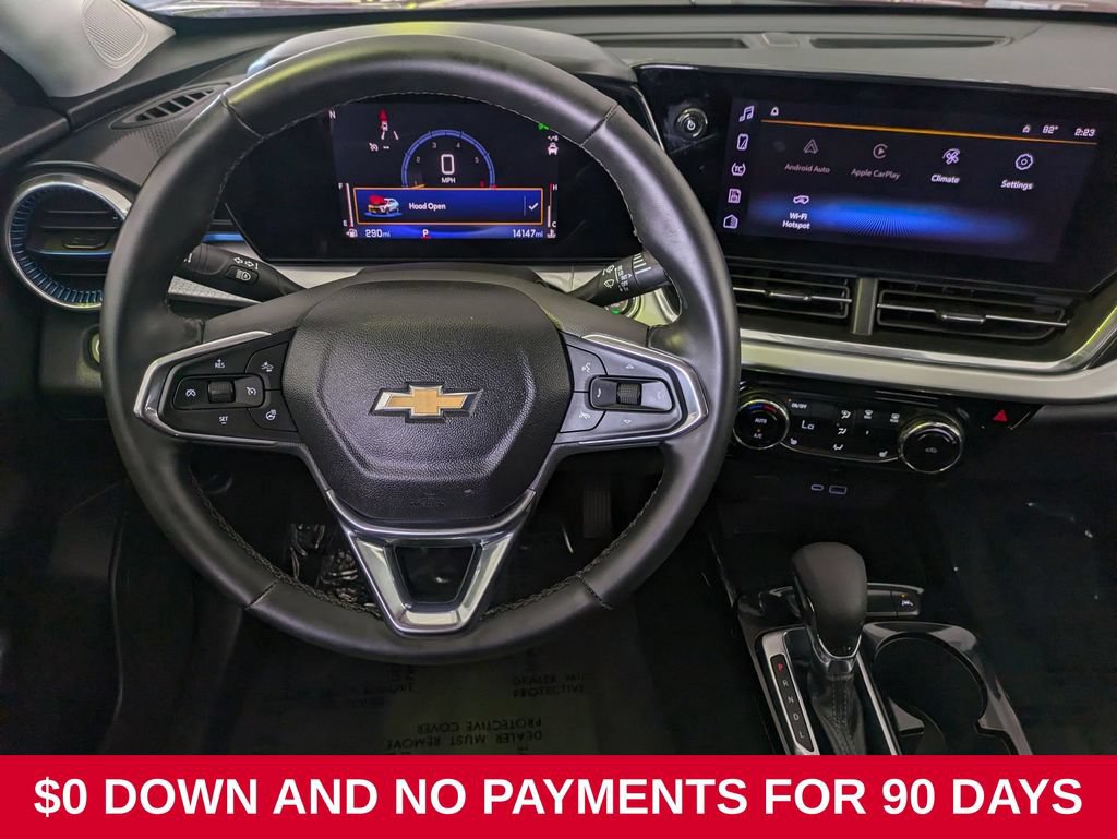 Used 2025 Chevrolet Trax LT w/ LT Convenience Package FWD image 32