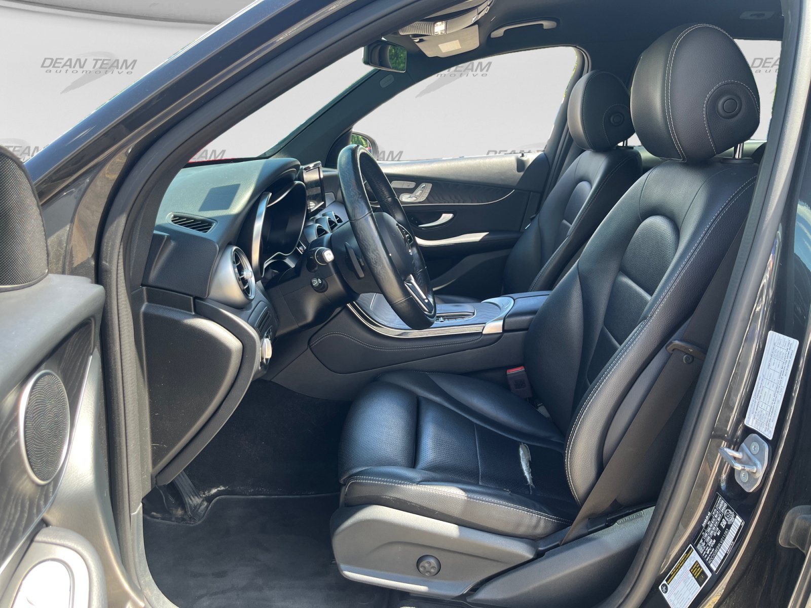 Used 2020 Mercedes-Benz GLC 300 4MATIC image 11