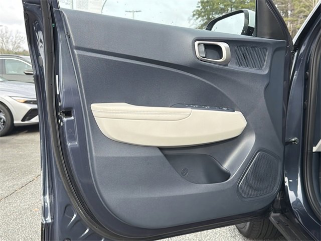 Certified 2025 Hyundai Venue Limited image 10