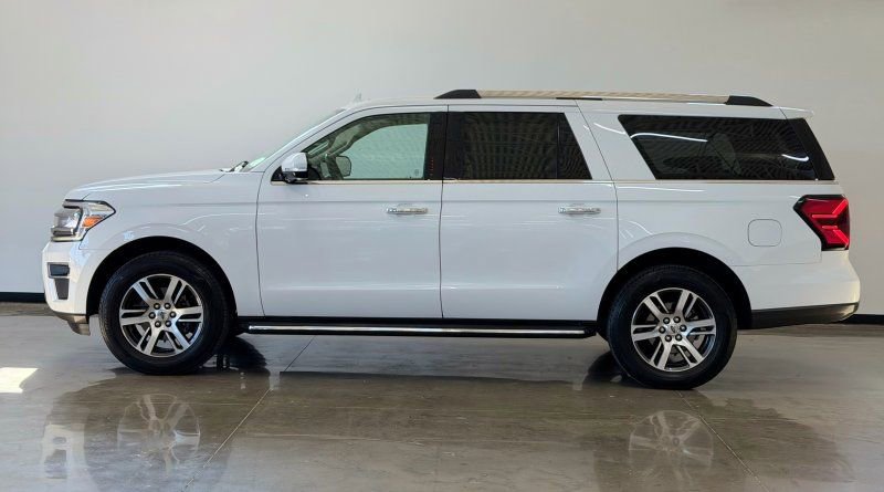 Used 2022 Ford Expedition Max Limited RWD image 4