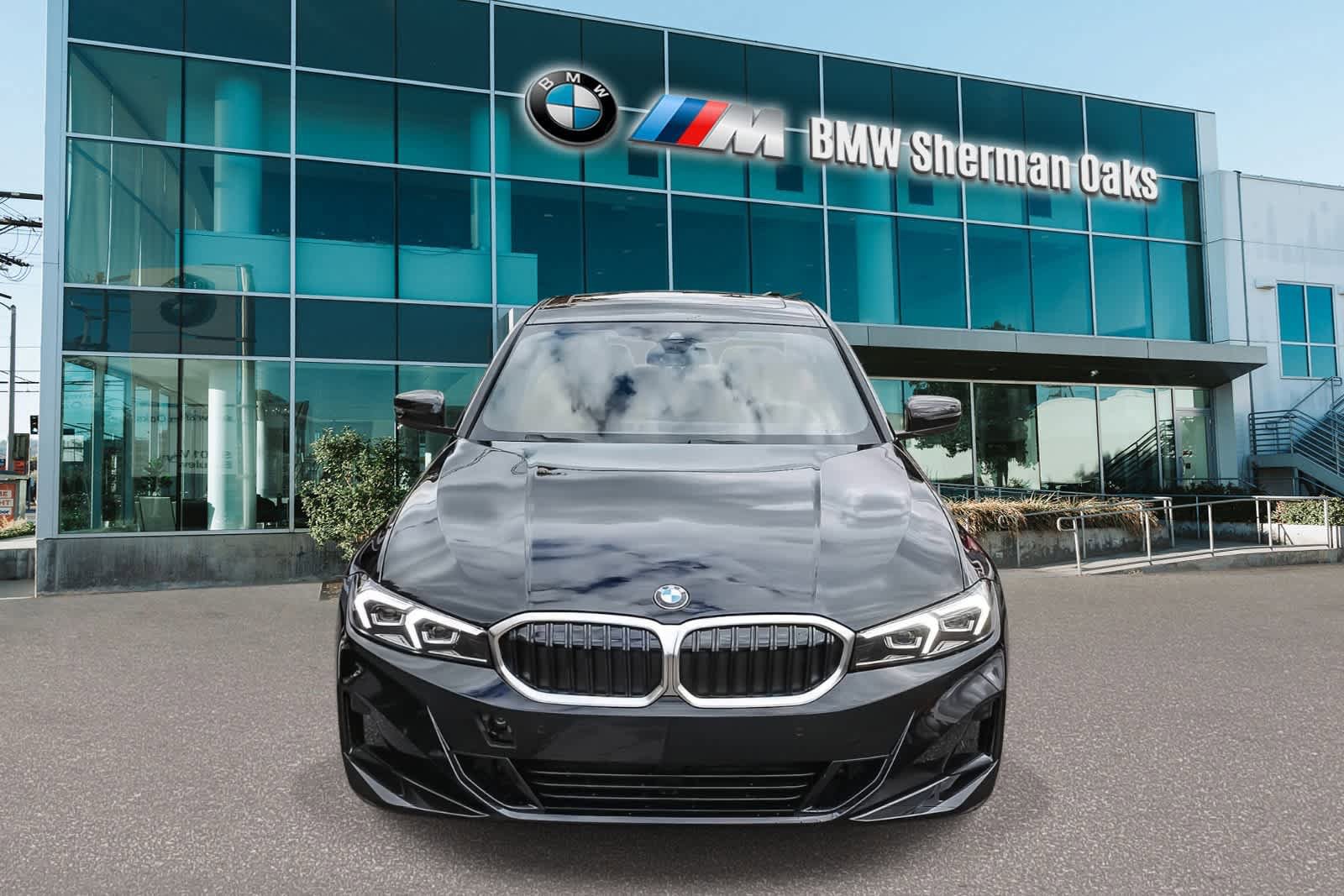New 2026 BMW 330i xDrive Sedan w/ Convenience Package AWD/4WD image 2