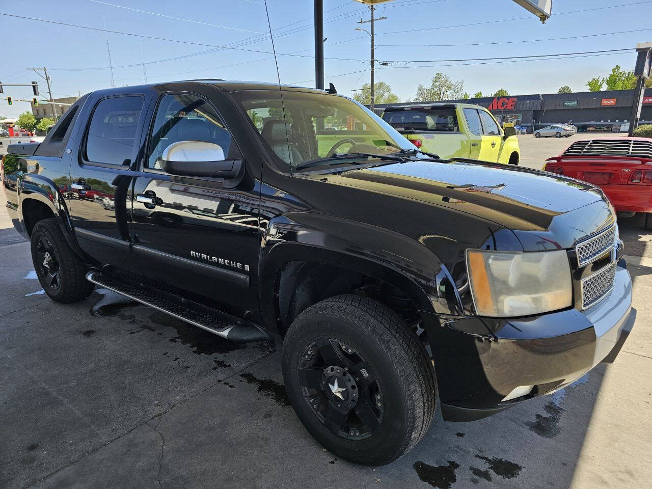 Used 2007 Chevrolet Avalanche LT w/ LT Preferred Equipment Group AWD/4WD image 23