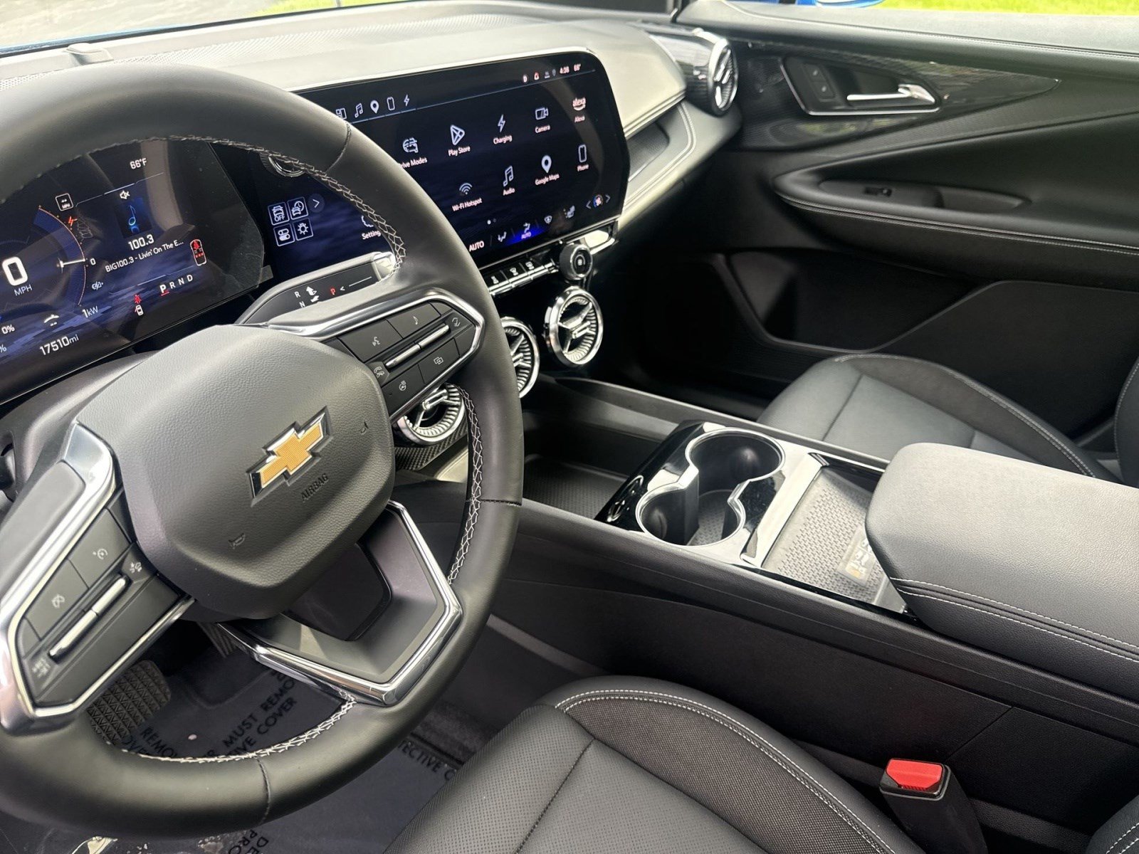 Used 2024 Chevrolet Blazer EV LT AWD/4WD image 19