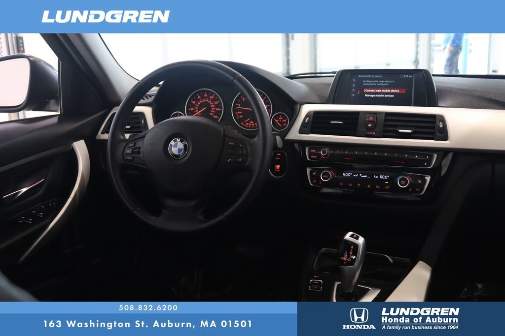 Used 2018 BMW 320i xDrive Sedan w/ Convenience Package AWD/4WD image 4