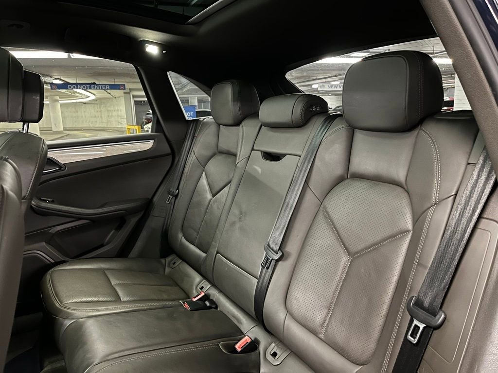Used 2017 Porsche Macan S image 22
