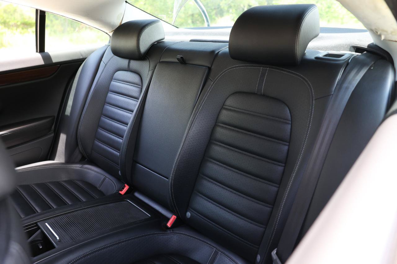 Used 2012 Volkswagen CC Lux FWD image 8