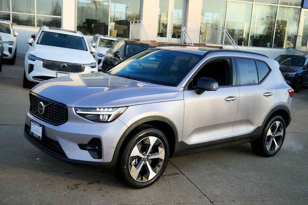 New 2026 Volvo XC40 B5 Plus w/ Protection Package Premier image 6