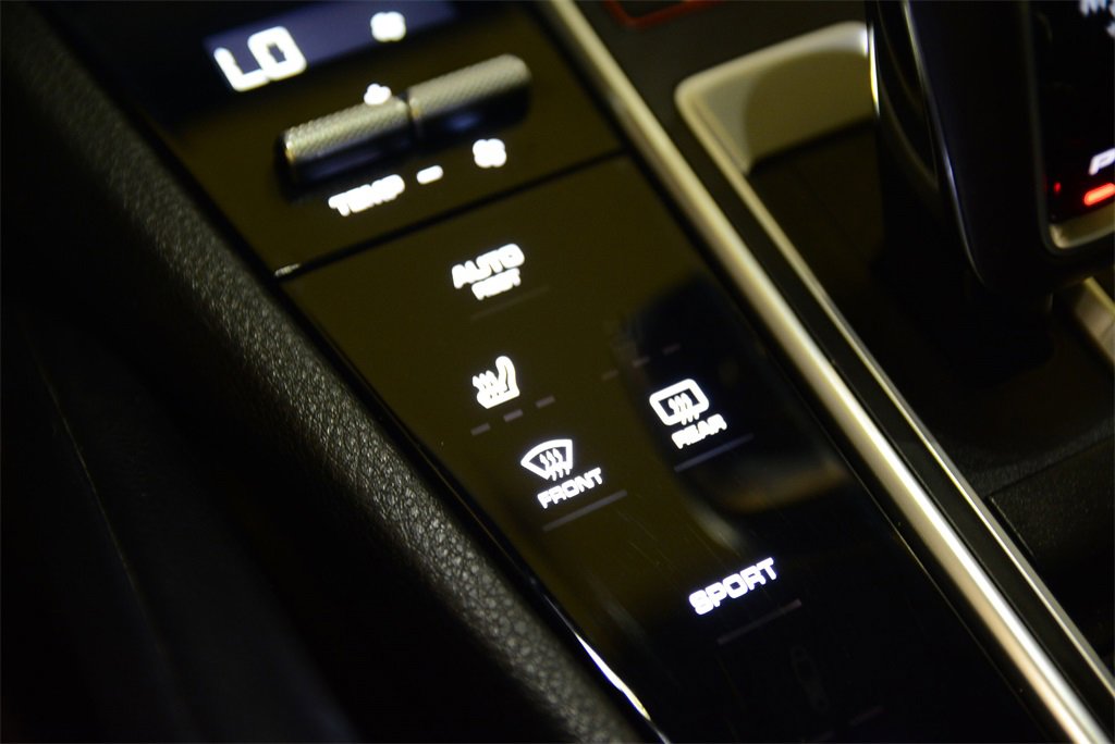 Used 2019 Porsche Cayenne image 27