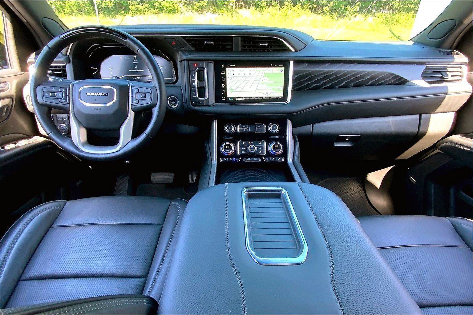 Used 2023 GMC Yukon XL Denali w/ Denali Reserve Package AWD/4WD image 14