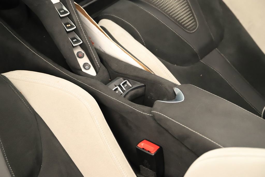 Used 2024 McLaren 750S Spider RWD image 18