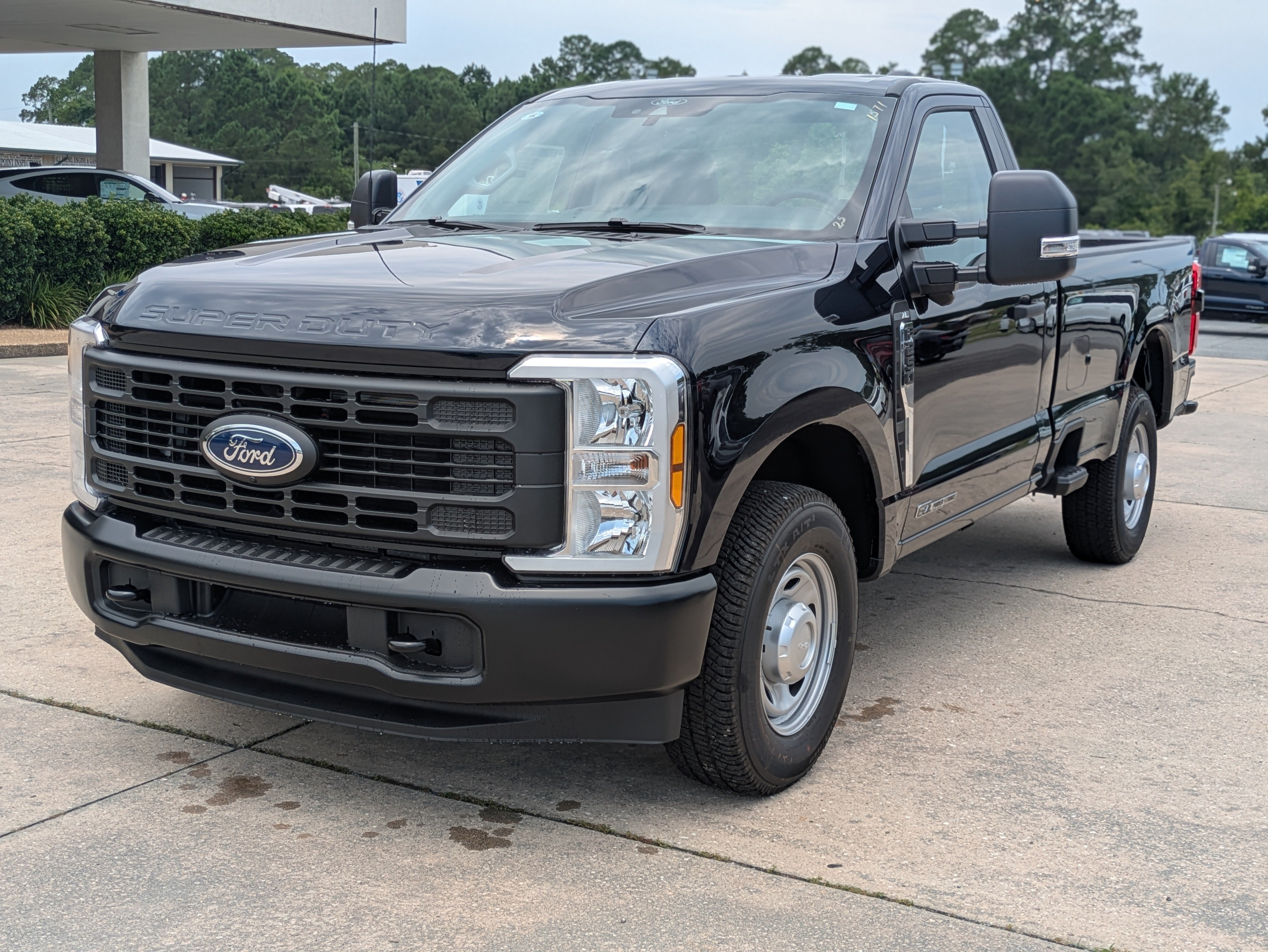 Used 2025 Ford F250 XL w/ 360-Degree Camera Package RWD image 2
