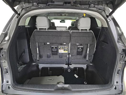 Used 2025 Toyota Sienna XLE FWD image 9