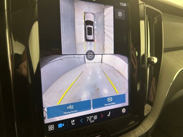 Used 2025 Volvo XC60 B5 Plus image 16