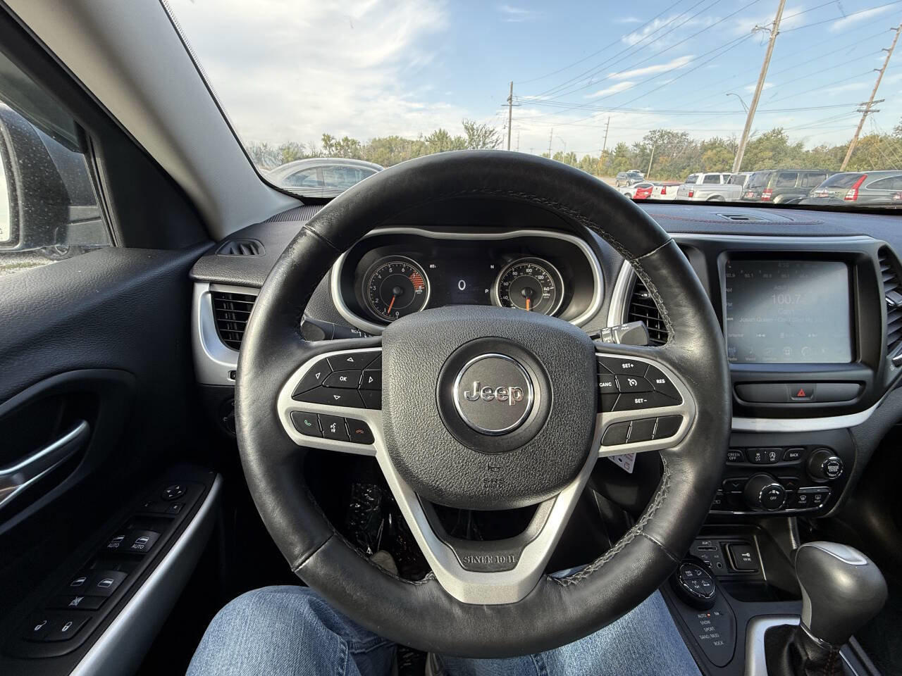 Used 2017 Jeep Cherokee Trailhawk w/ Cold Weather Group image 14