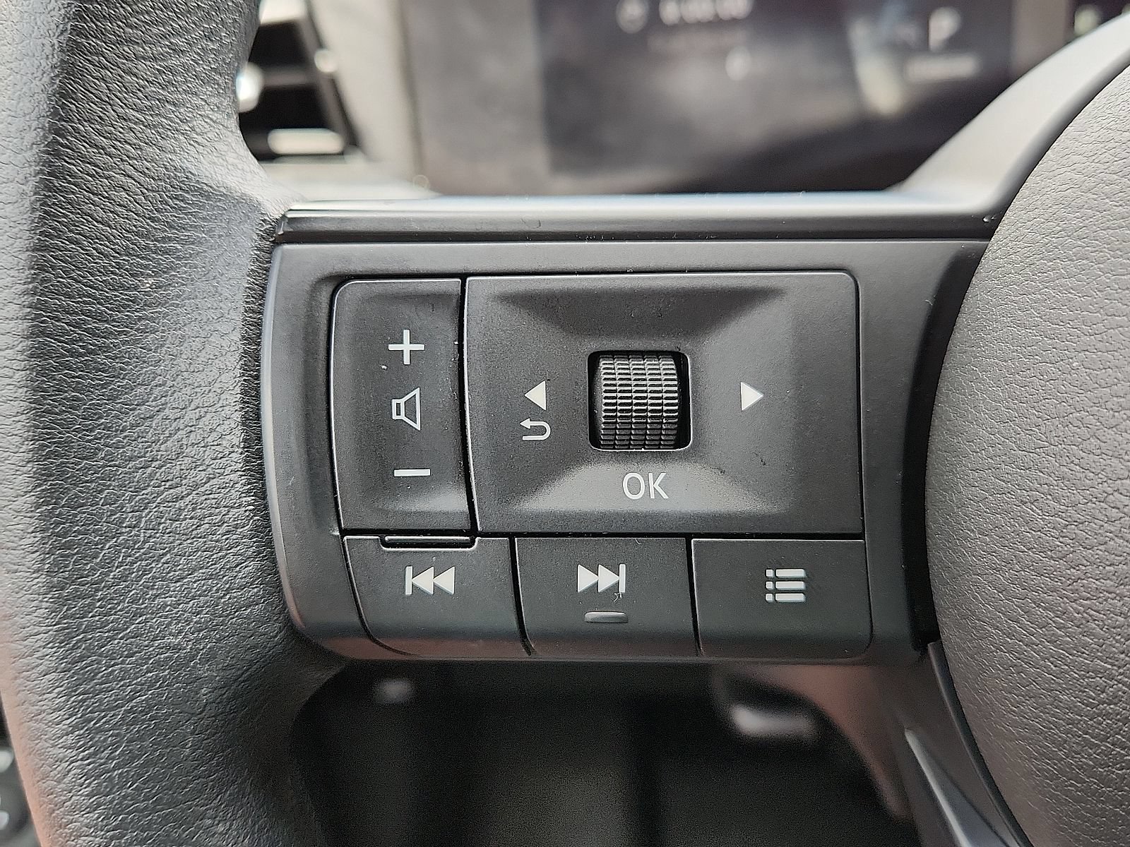 Used 2026 Nissan Kicks SV FWD image 15