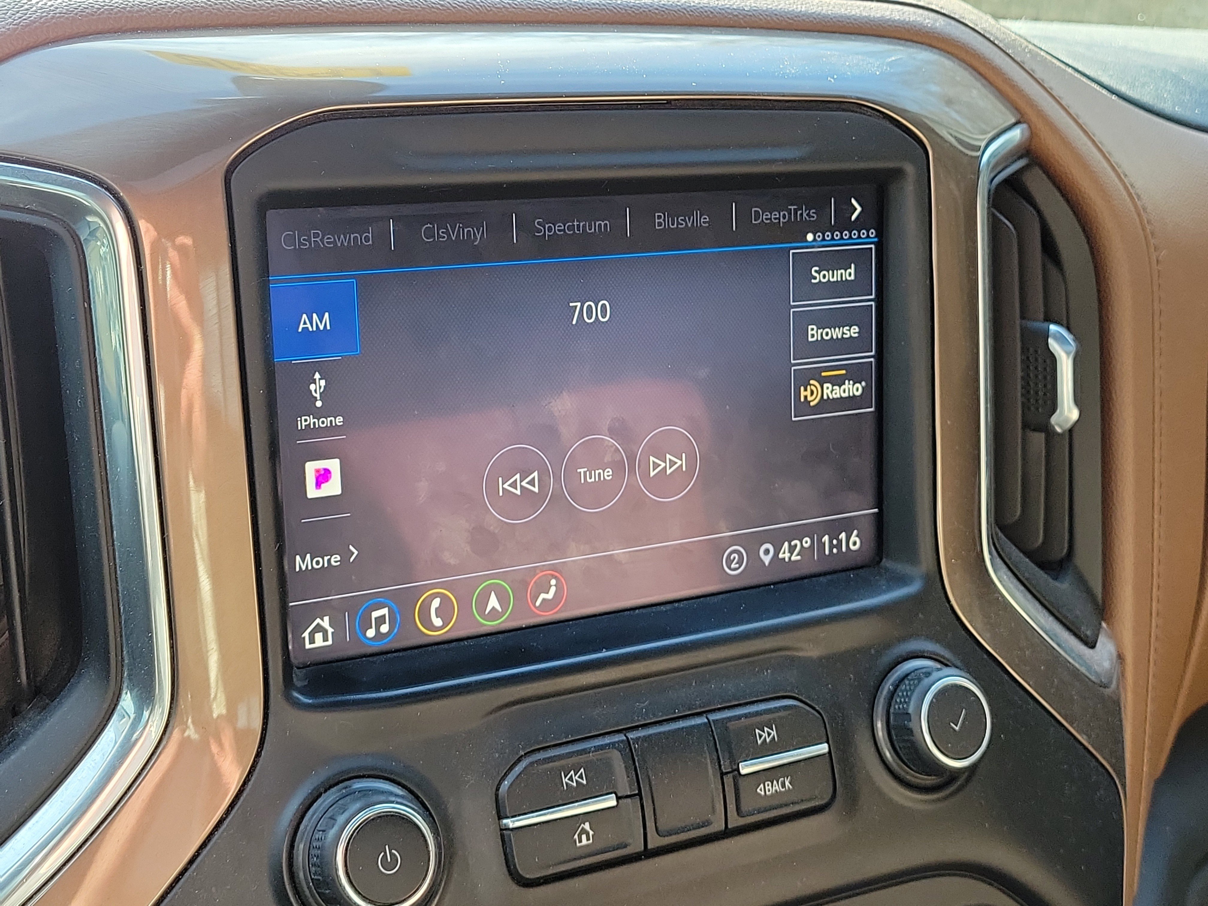 Used 2020 Chevrolet Silverado 2500 High Country image 21