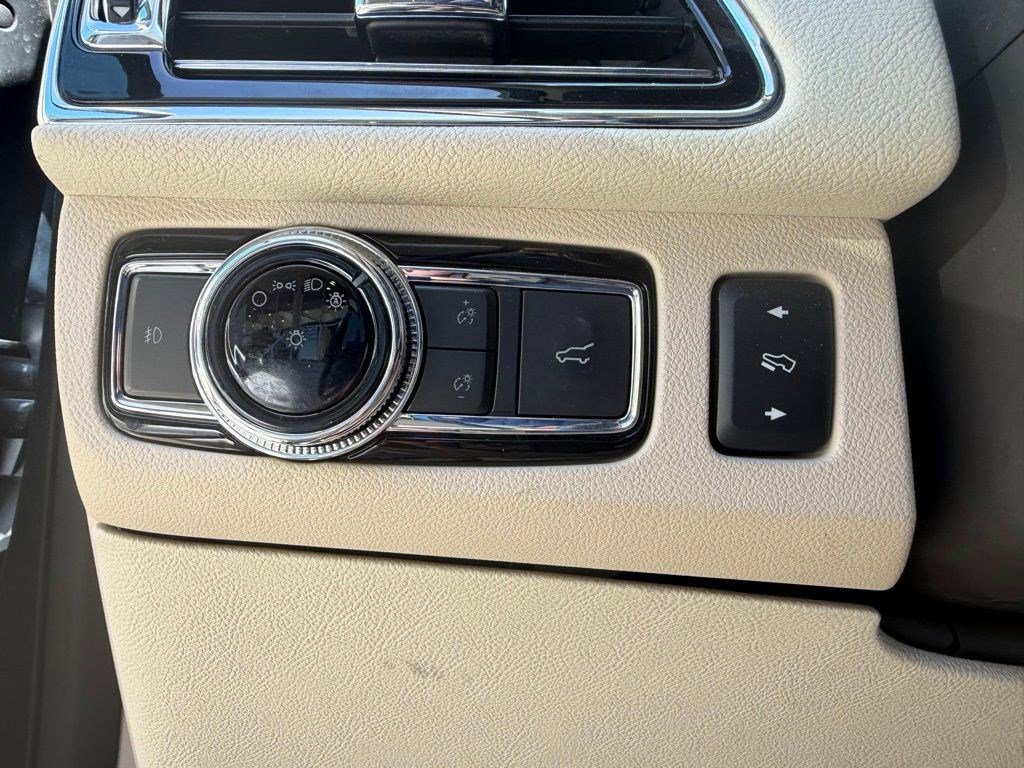 Used 2018 Lincoln Navigator Reserve w/ Technology Package image 14