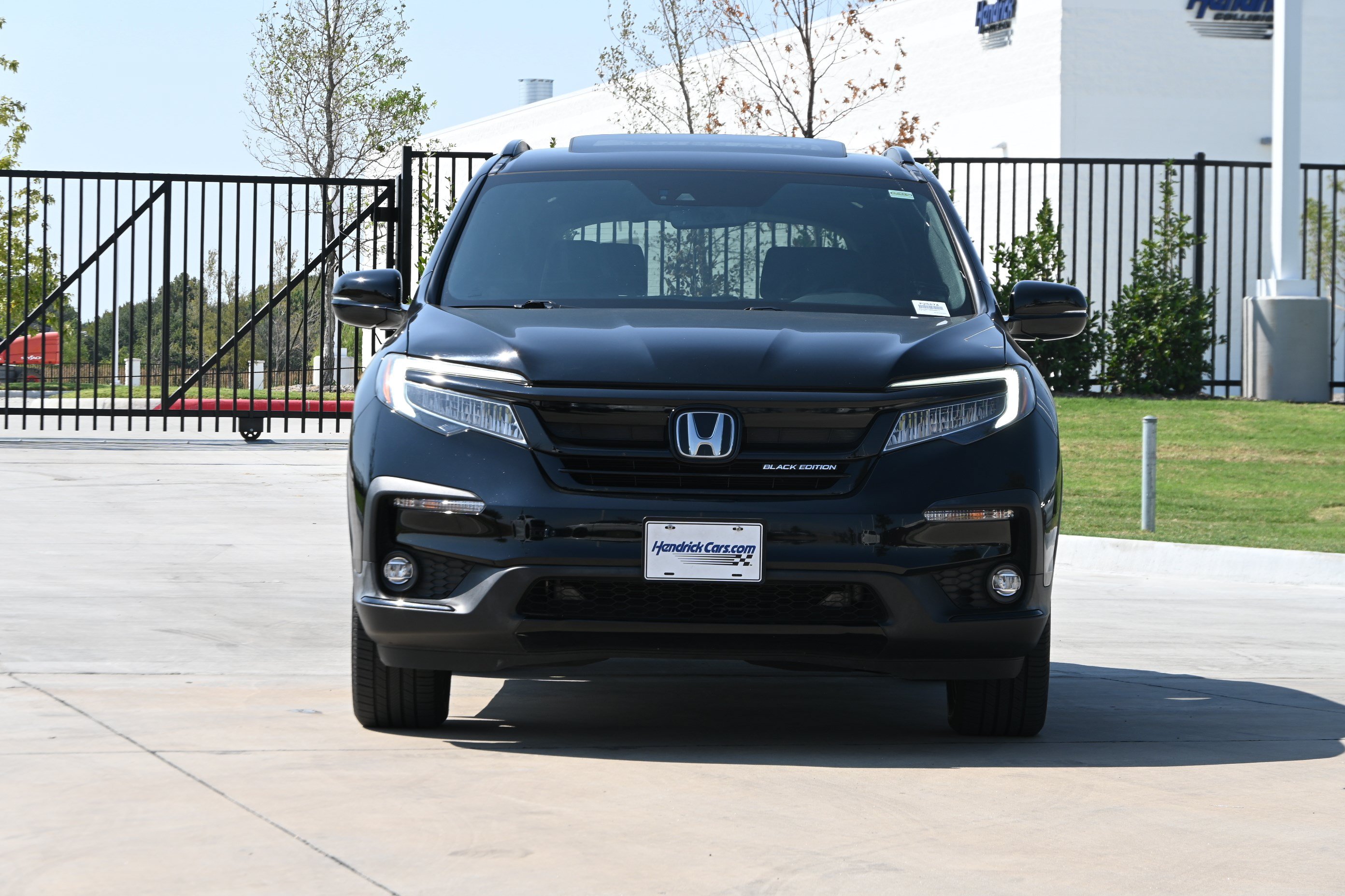 Used 2021 Honda Pilot Black Edition image 3