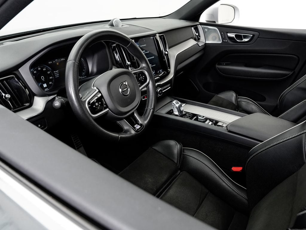 Used 2019 Volvo XC60 T8 R-Design w/ Advanced Package AWD/4WD image 4