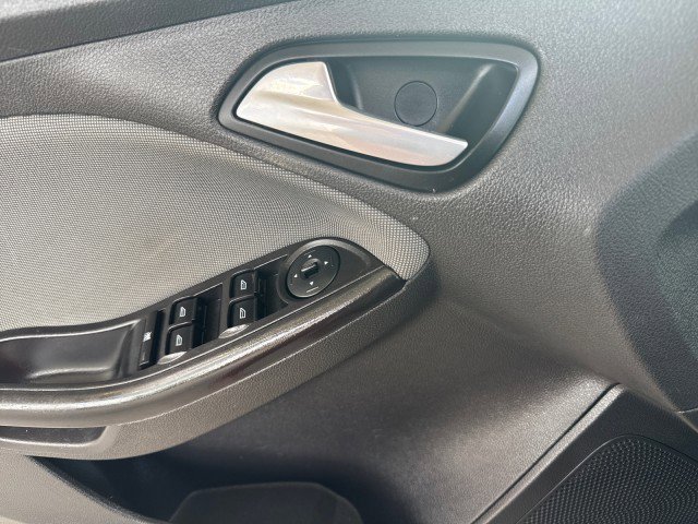 Used 2013 Ford Focus SE FWD image 10