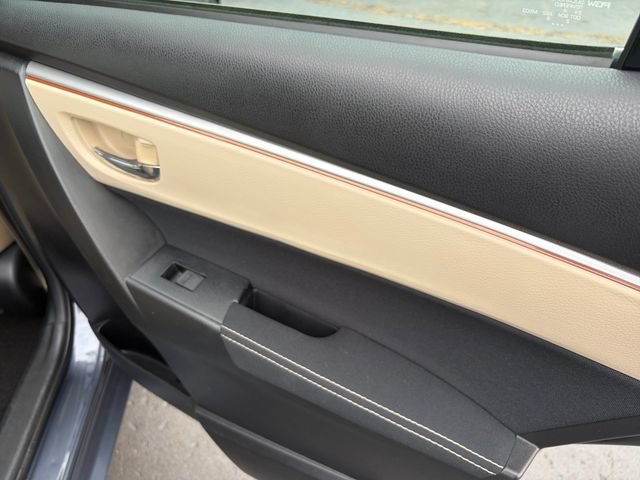 Used 2015 Toyota Corolla LE FWD image 31