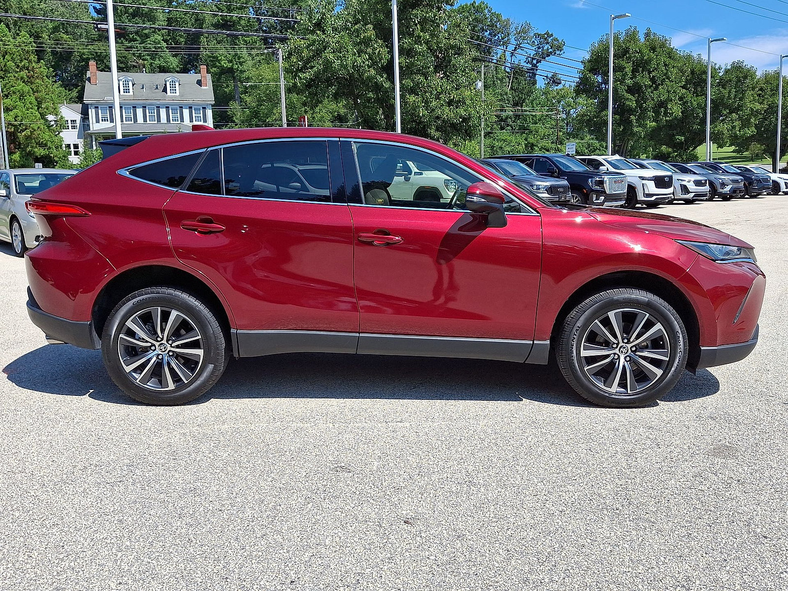 Used 2021 Toyota Venza LE AWD/4WD image 25
