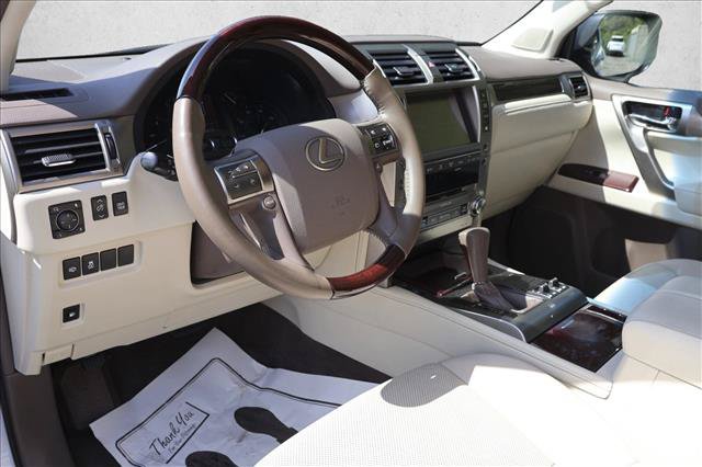 Used 2019 Lexus GX 460 Premium w/ Premium Package AWD/4WD image 10