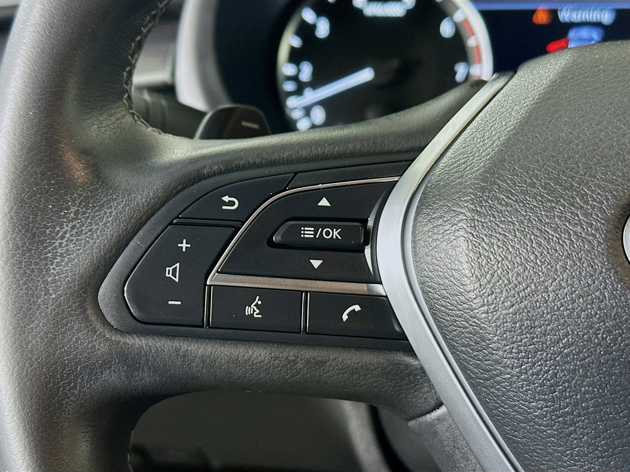 Used 2023 INFINITI QX55 Luxe w/ Cargo Package image 16