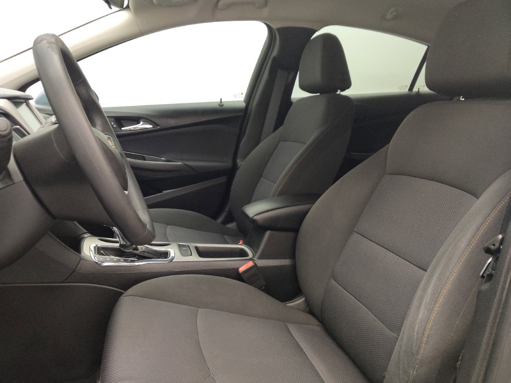 Used 2018 Chevrolet Cruze LS image 17