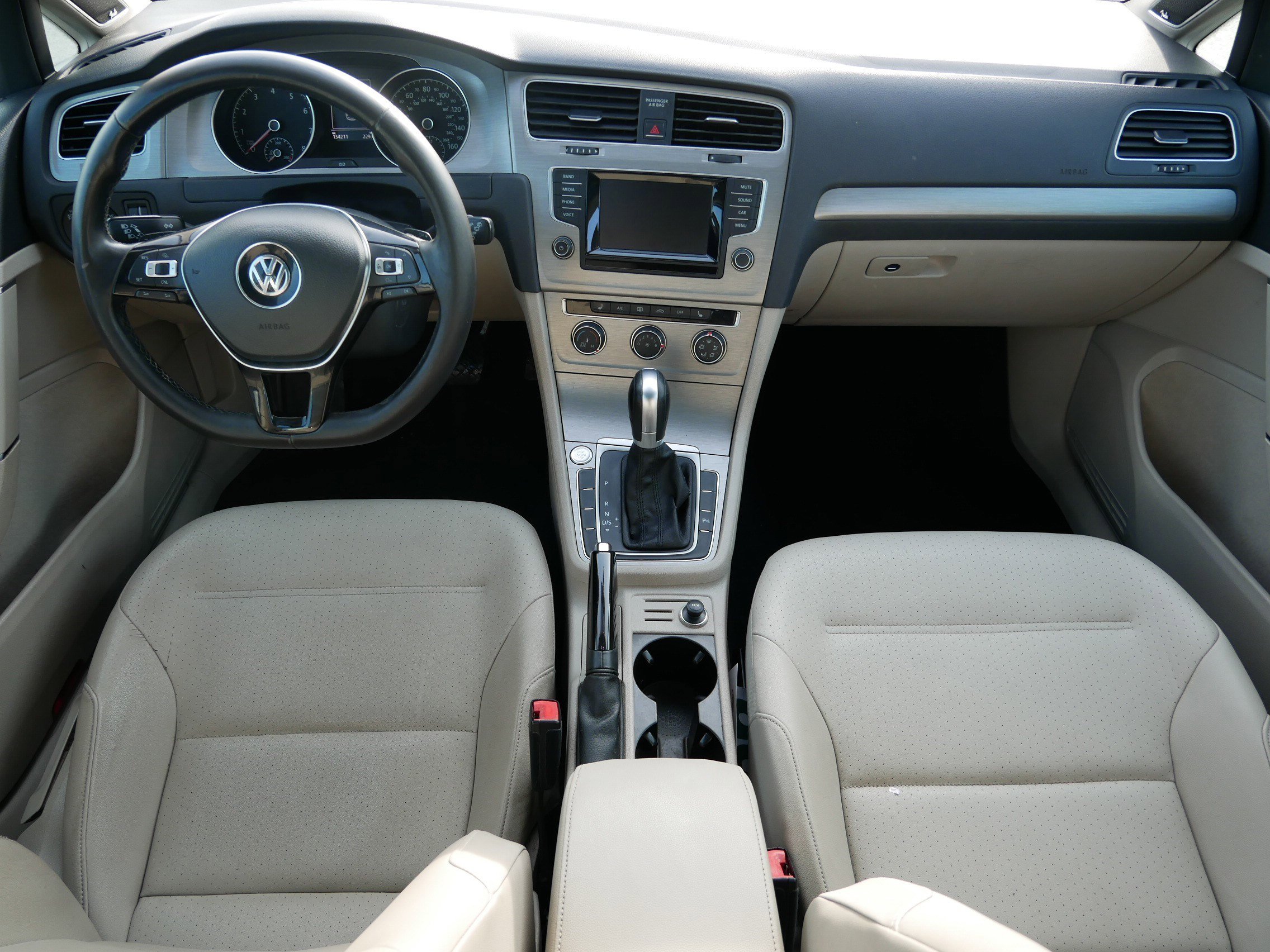 Used 2015 Volkswagen Golf SE image 10