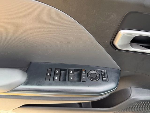Used 2025 Kia K4 FWD image 24