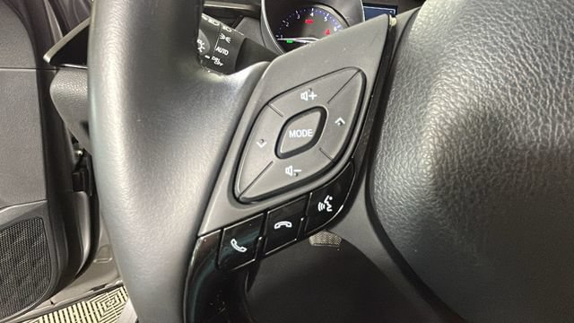 Used 2018 Toyota C-HR XLE FWD image 15