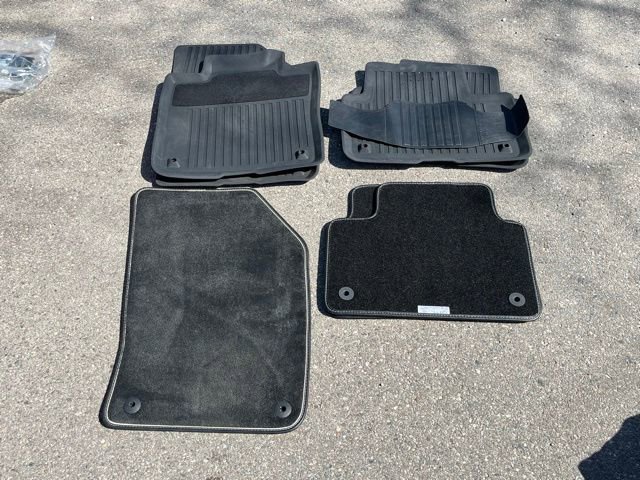 Used 2019 Volvo S60 T6 R-Design image 45