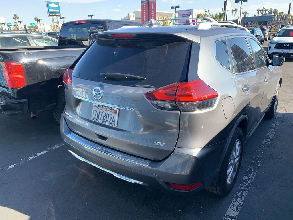 Used 2017 Nissan Rogue SV w/ Sun & Sound Touring Package image 7