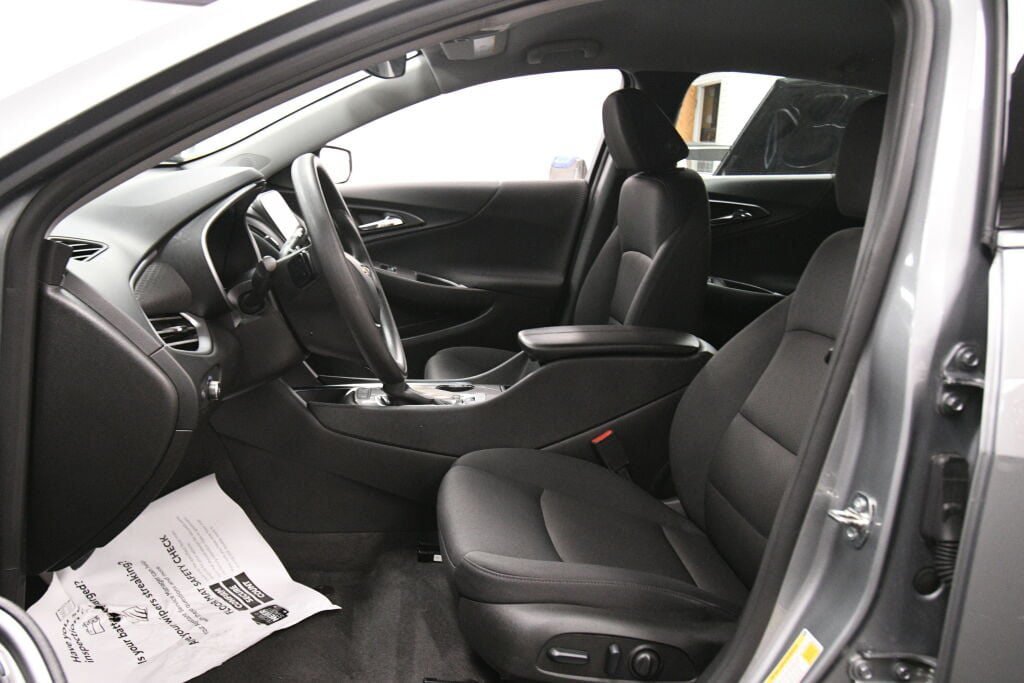 Used 2024 Chevrolet Malibu LT FWD image 9