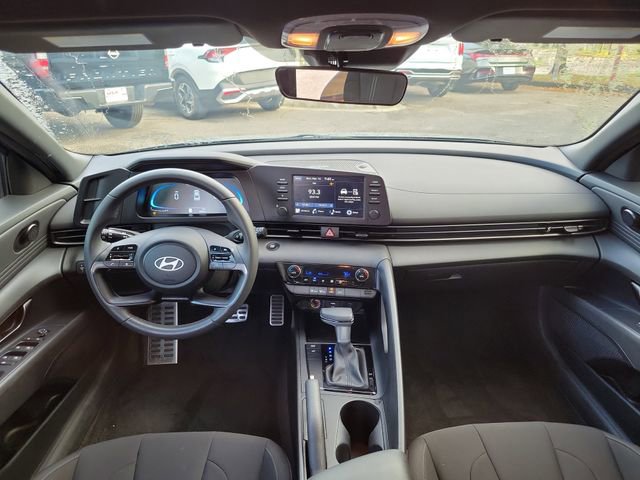 Used 2025 Hyundai Elantra Sport FWD image 24