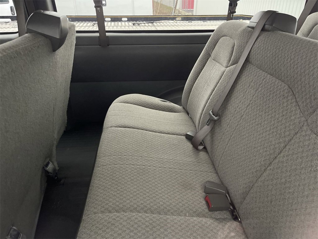 Used 2023 Chevrolet Express 3500 LS image 5
