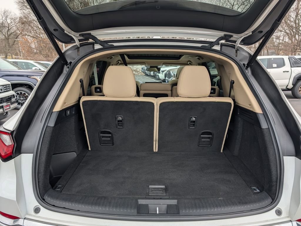 Used 2023 Acura MDX SH-AWD w/ Technology Package image 17