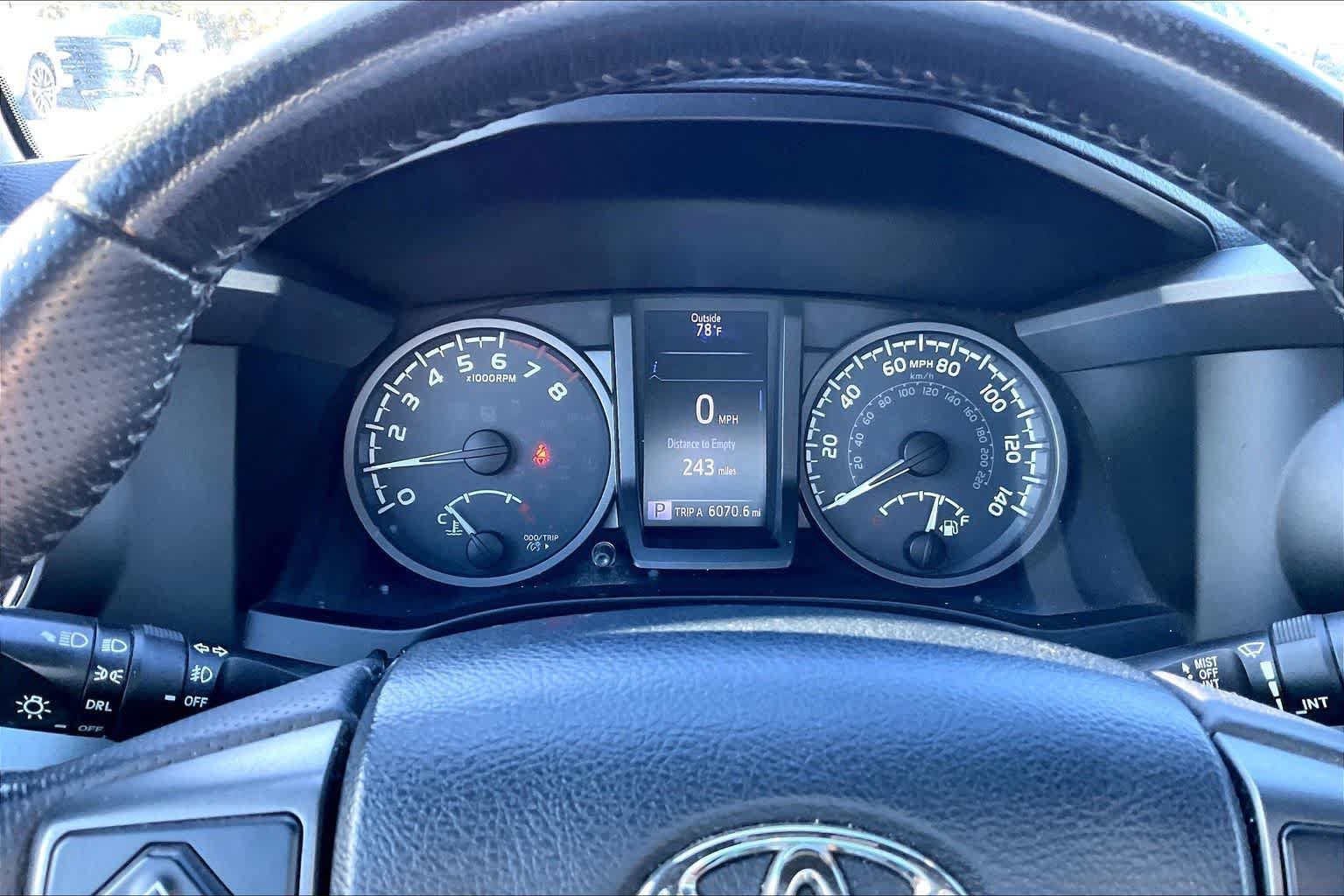 Used 2019 Toyota Tacoma TRD Sport AWD/4WD image 17
