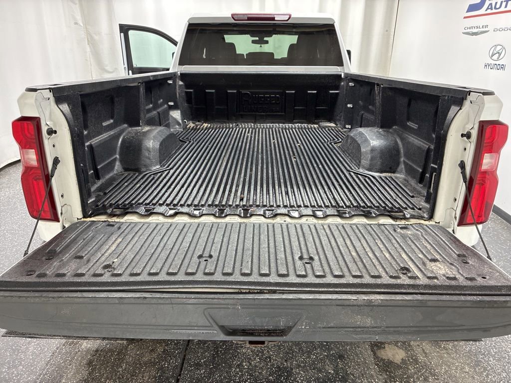 Used 2023 Chevrolet Silverado 3500 LT image 6