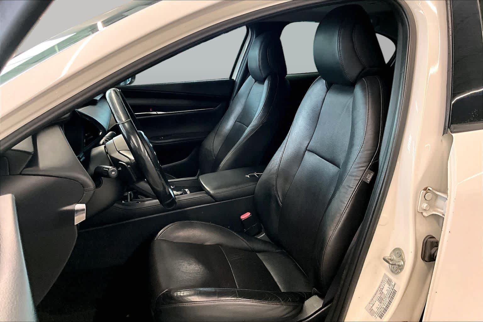 Used 2019 MAZDA MAZDA3 Sedan w/ Premium Package FWD image 8
