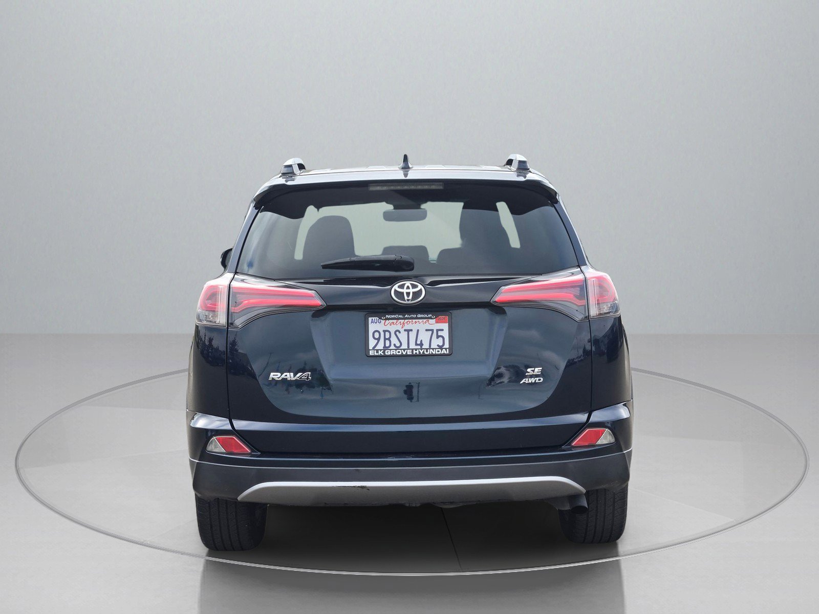 Used 2017 Toyota RAV4 SE image 7