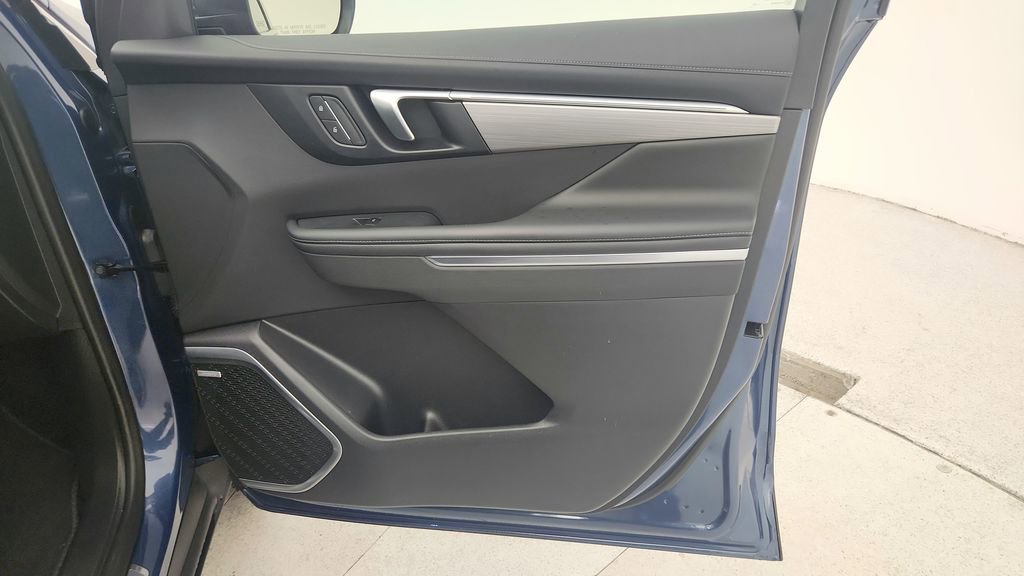 Certified 2025 Buick Enclave Preferred image 32