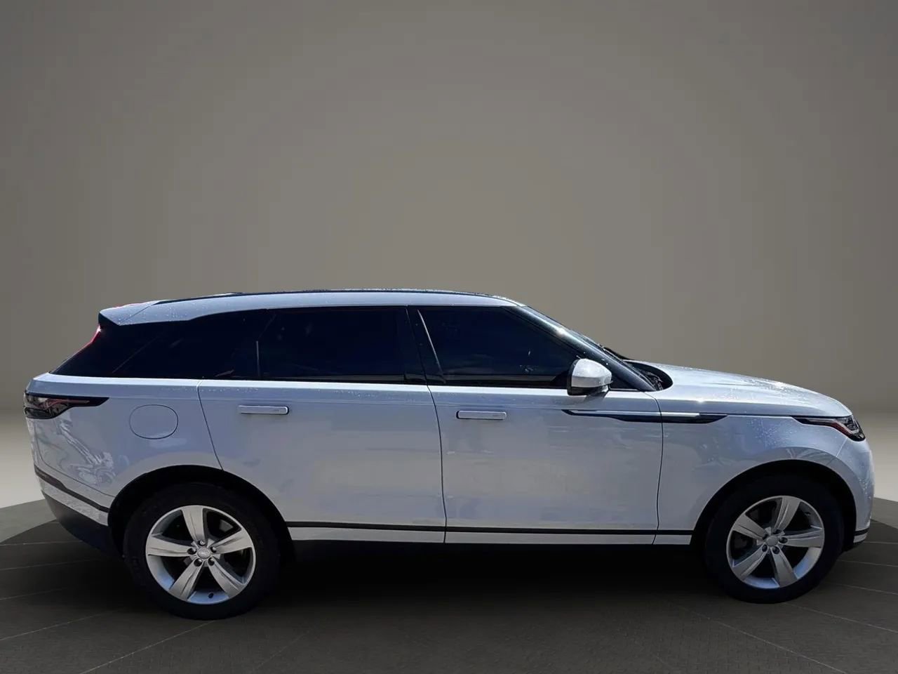 Used 2020 Land Rover Range Rover Velar S image 6