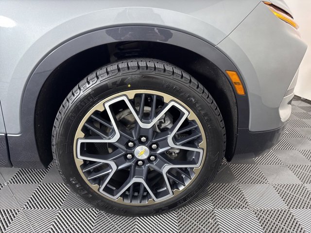 Used 2023 Chevrolet Blazer Premier w/ Enhanced Convenience Package image 10