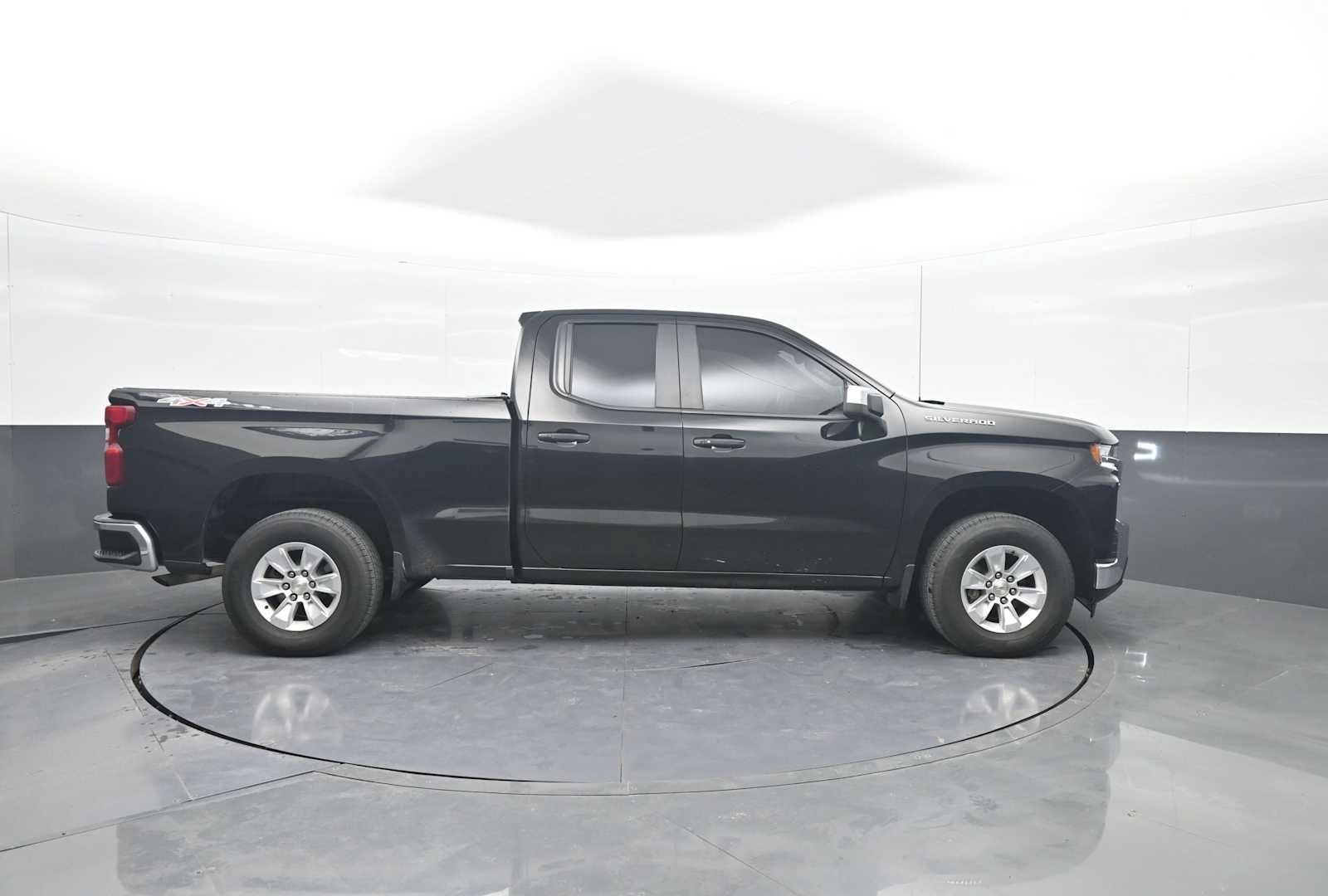Used 2021 Chevrolet Silverado 1500 LT AWD/4WD image 9