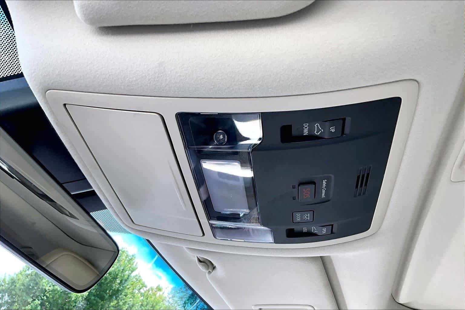 Used 2017 Lexus RX 350 FWD w/ Premium Package image 32
