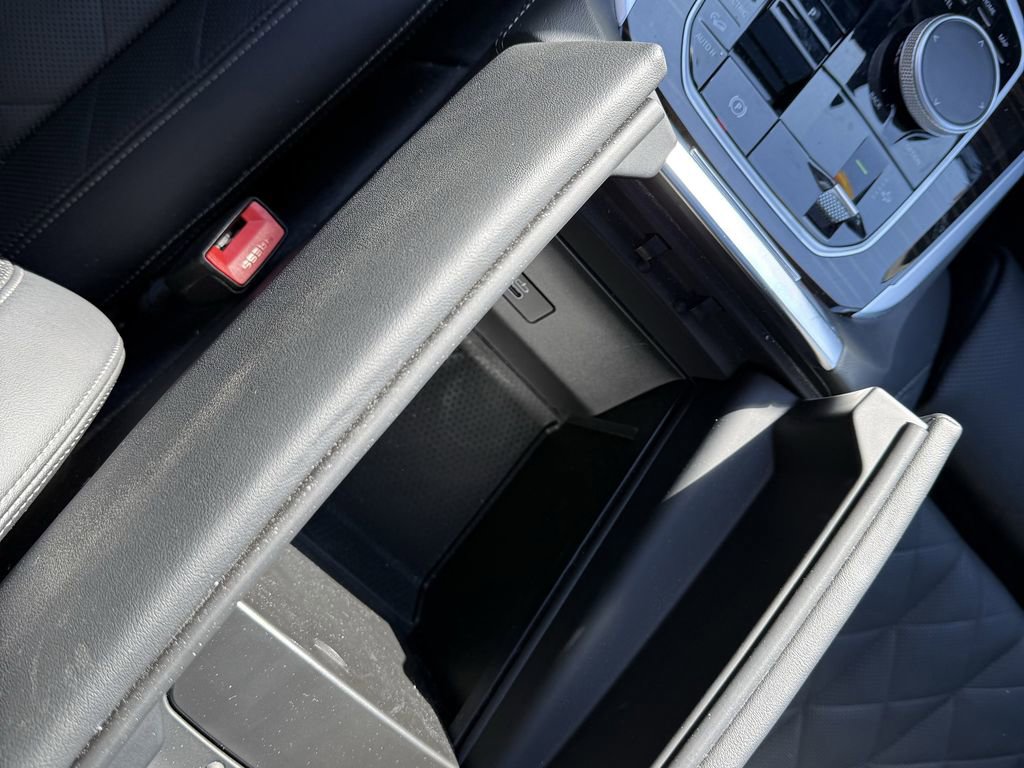 Used 2025 BMW X5 xDrive50e w/ Premium Package image 34