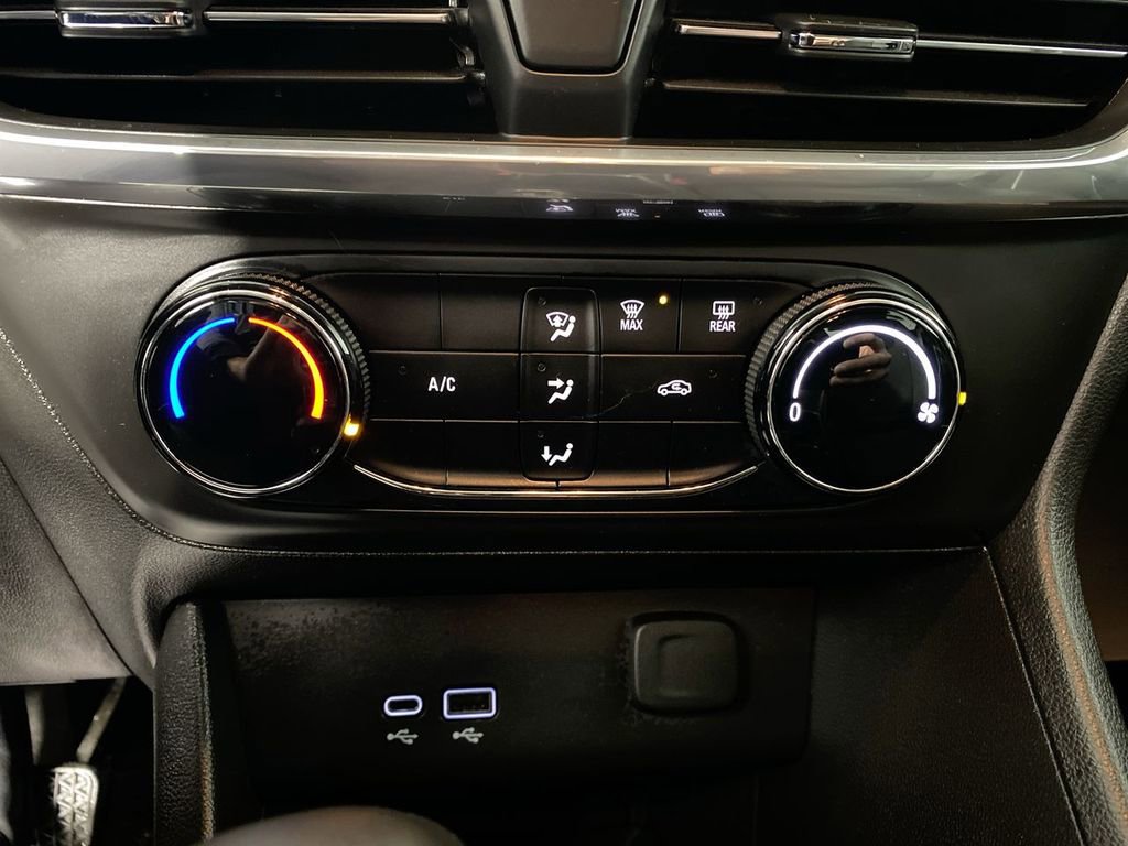 Certified 2024 Buick Encore GX Preferred image 18