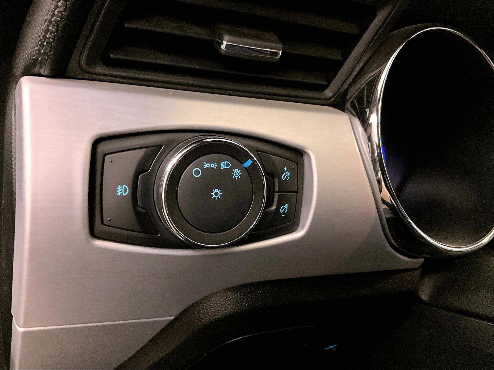 Used 2016 Ford Mustang Premium image 31